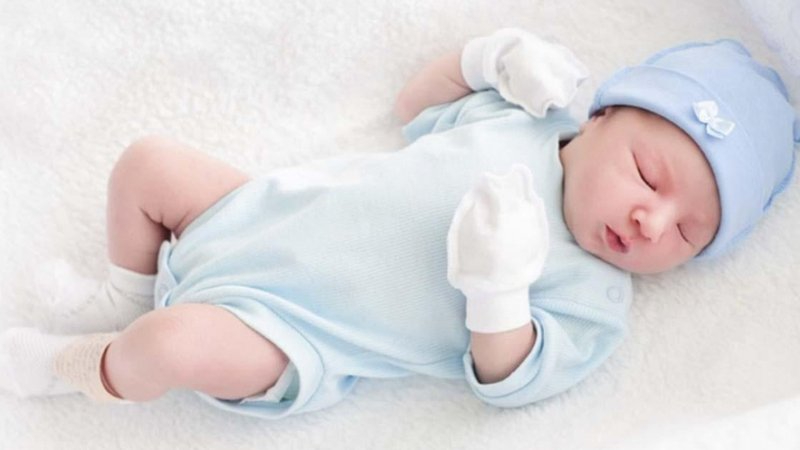 4 điều cần lưu ý khi đeo bao tay cho trẻ sơ sinh