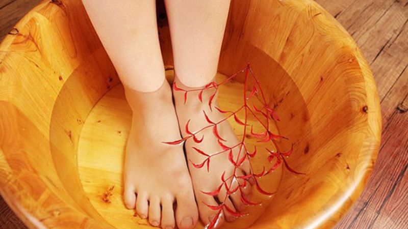 7 tác dụng khi ngâm chân thảo dược